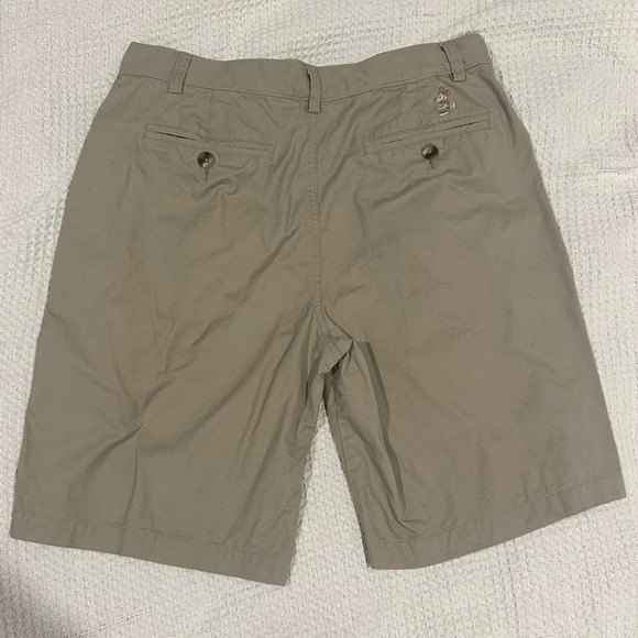 Disney World Land Chino Shorts Mens Size 32 Beige Flat Front Khaki Mickey Mouse - Picture 2 of 5